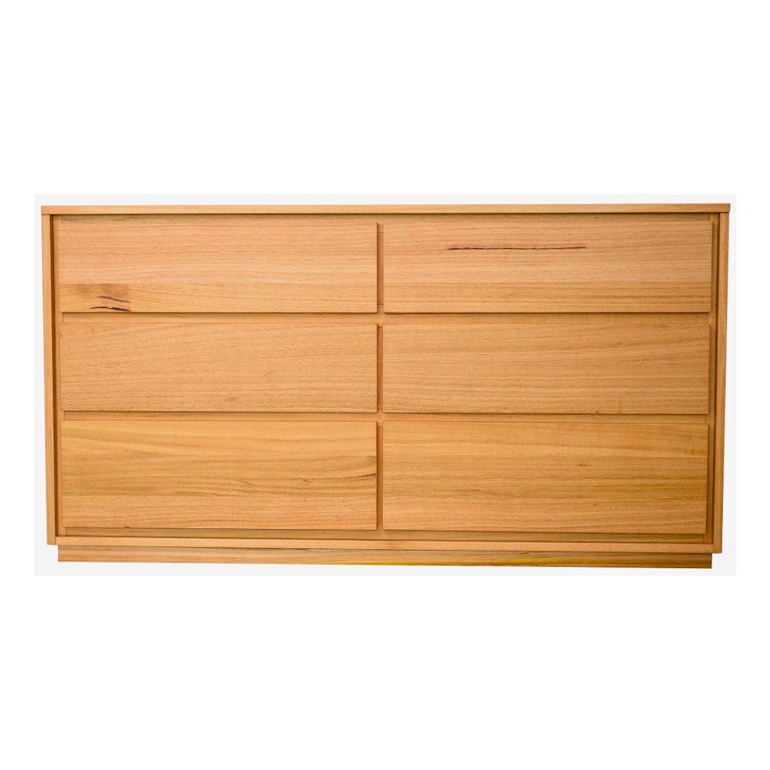 Dresser with six spacious drawers.
